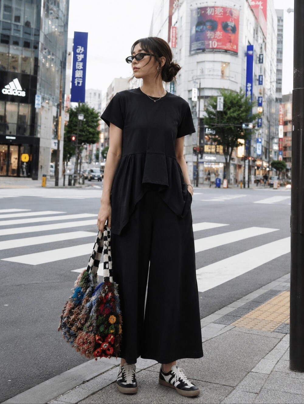 COMME des GARÇONS Short Sleeve Crewneck Peplum Tee in Black Lagenlook Women's S